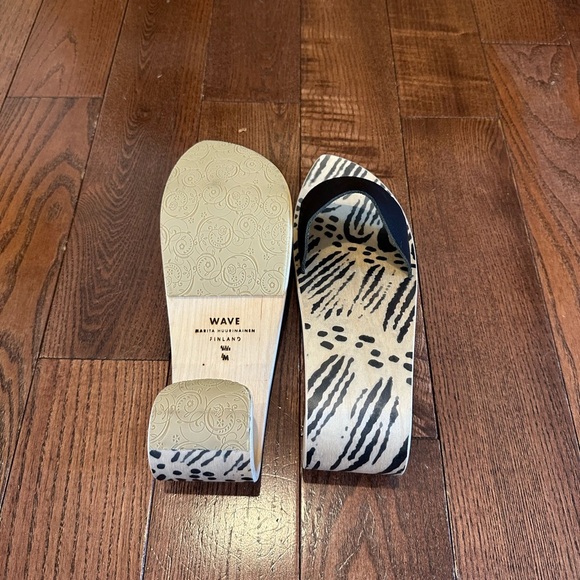 WAVE Luoto Sandal by designer Marita Huurinainen - Picture 4 of 6